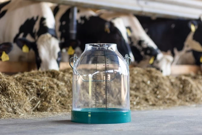 Ведро для доения 30 л зеленое с кронштейном для весов, высота 143 мм