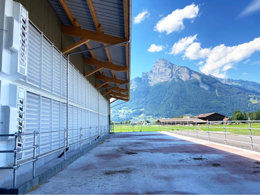 Надувные шторы IsoCell для коровника