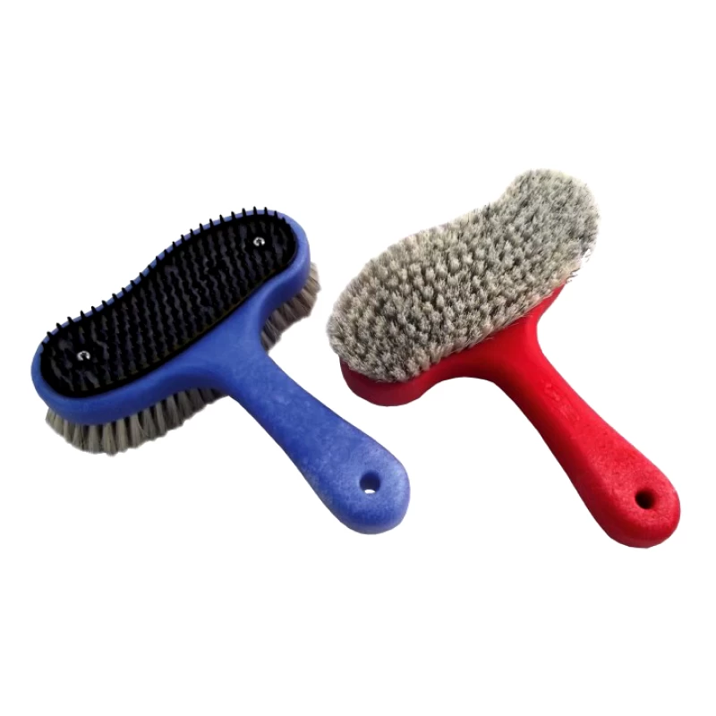 Щетка для лошадей двусторонняя Putzi