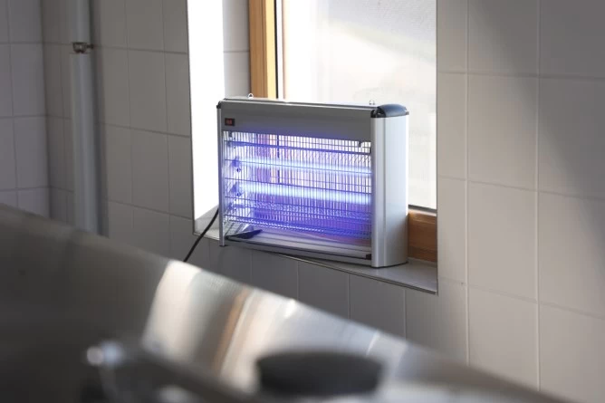 Электрический уничтожитель мух EcoKill 2х15Вт