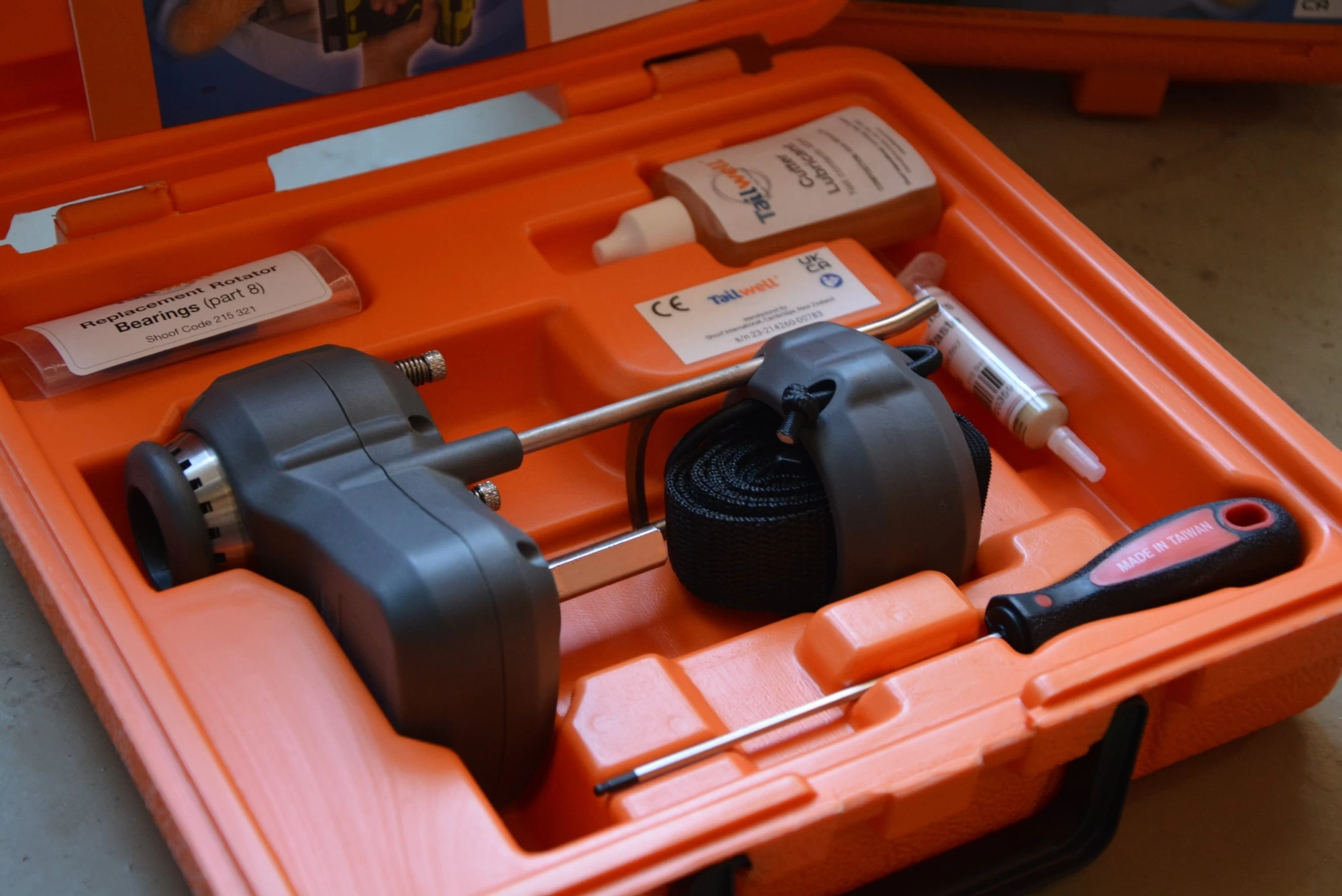 18250 Триммер для хвоста TailWell2 Standard Kerbl