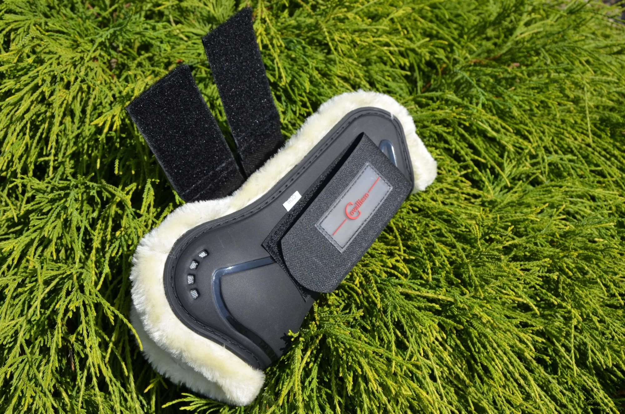 Ногавки Covalliero TecAir передние, размер Cob, белые