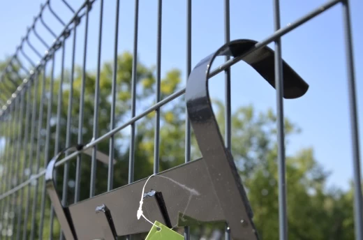 Крепление для уздечки с 4 крючками, черное