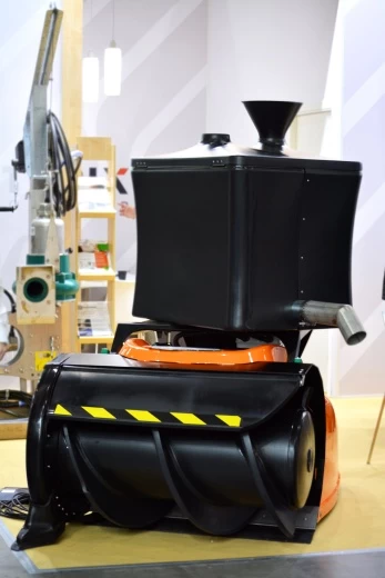 Пододвигатель корма Butler Gold