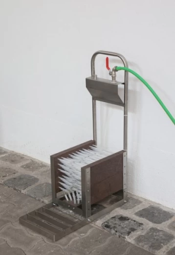 Устройство для чистки обуви