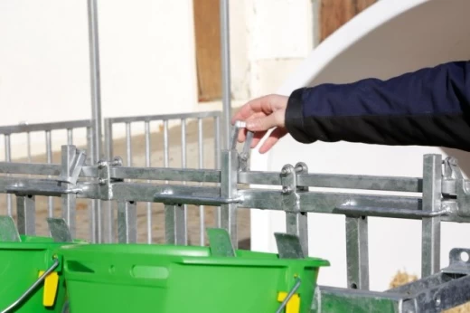 Домик для телят Премиум-класса с ограждением