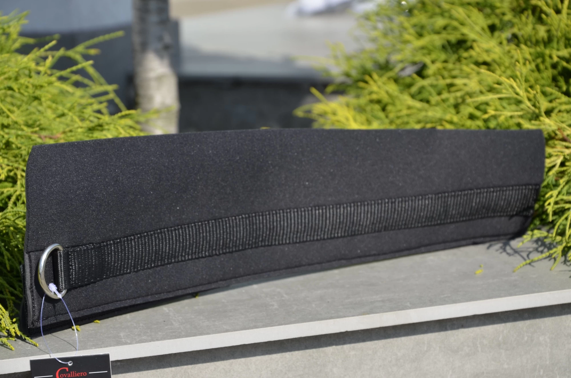 Нахвостник для лошади неопреновый, черный