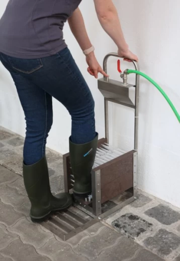 Устройство для чистки обуви