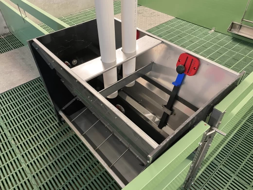 Кормовой автомат AP5W/2 MF для подсвинков, в разобранном виде