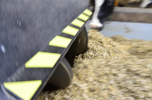 Пододвигатель корма Butler Gold